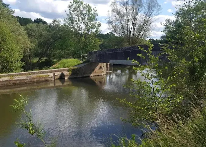 Lovely In Friedrichsfeld With Garden بيت للعطل *