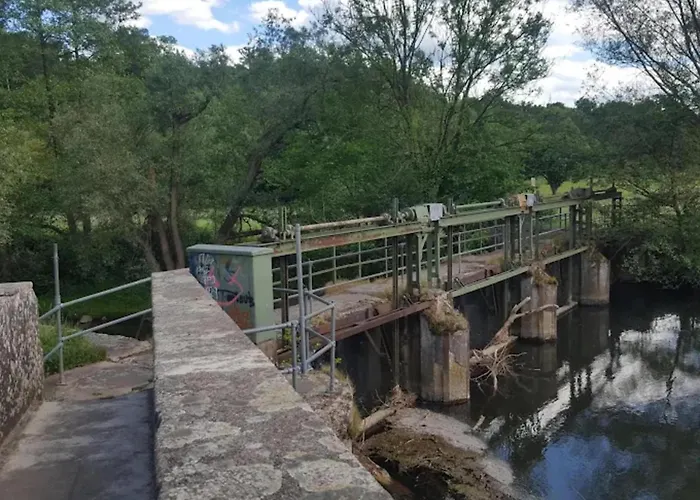 Lovely In Friedrichsfeld With Garden بيت للعطل *